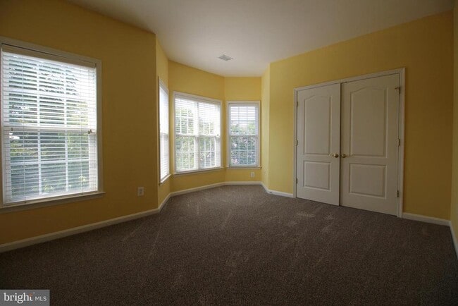 Building Photo - 40424 Milford Dr