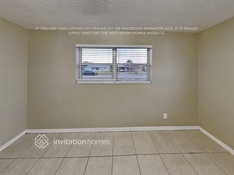 Building Photo - 7560 Pierce St