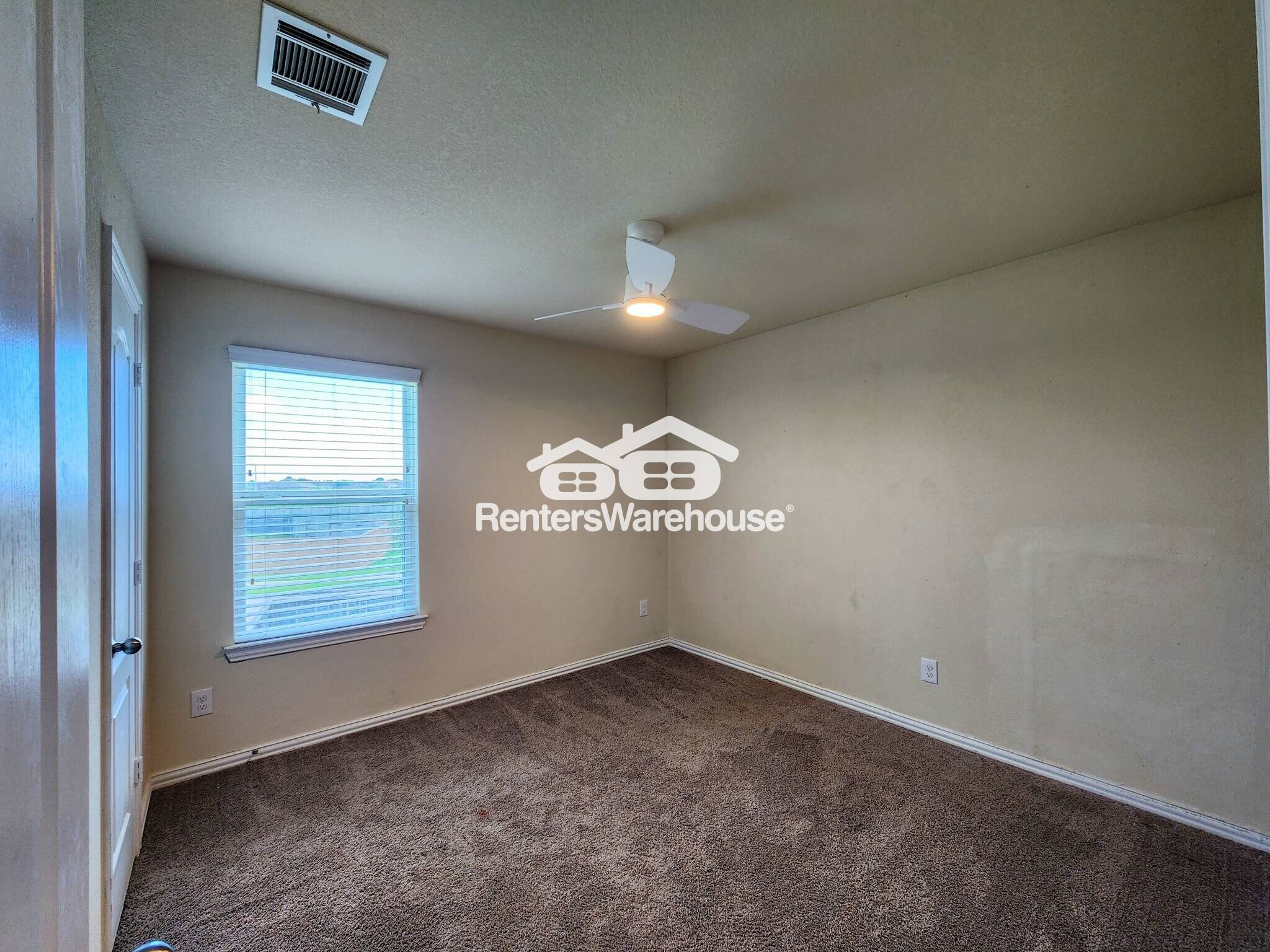 Building Photo - 2119 Del Mar Dr