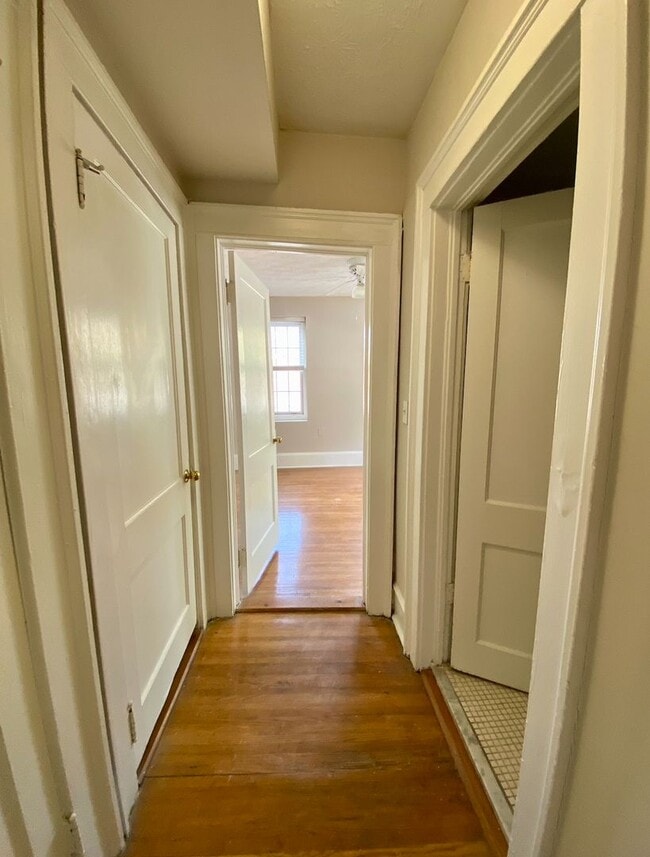 Building Photo - Spacious One Bedroom in Poncey-Highland
