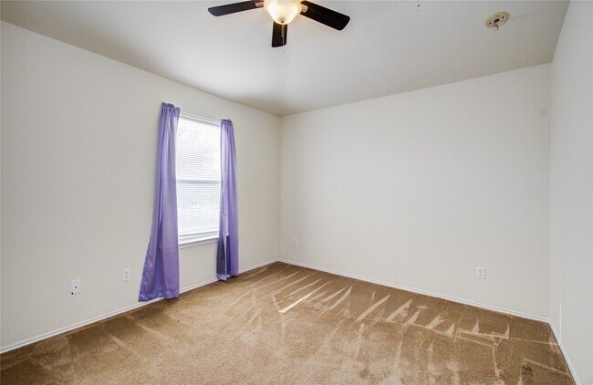 Building Photo - 8219 Tartan Ct