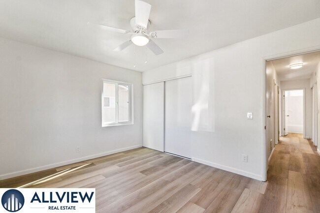 Building Photo - 452 S Shaffer St