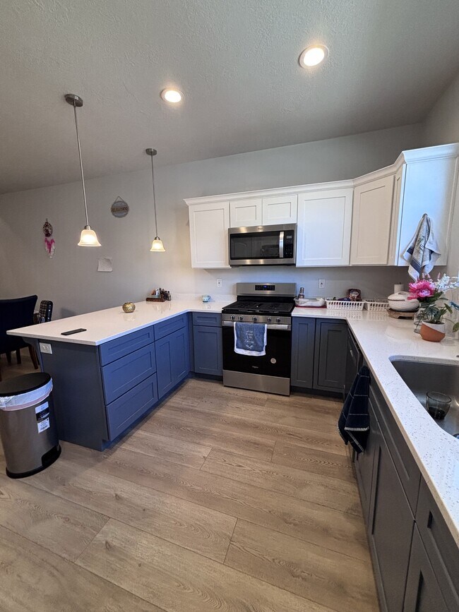 Building Photo - 2052 N 4100 W