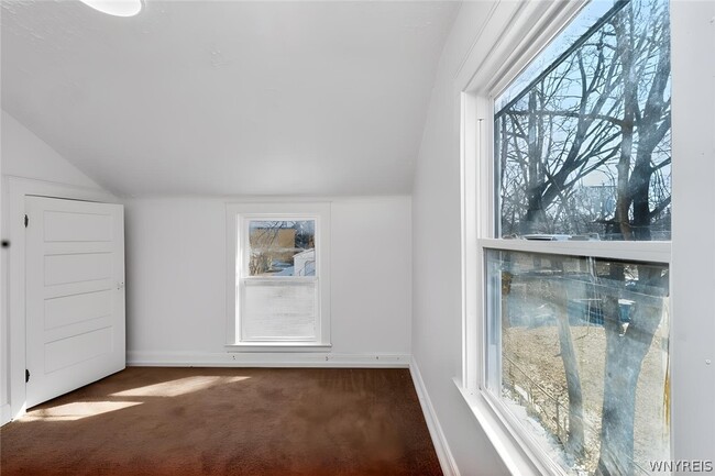 Building Photo - 609 24th St