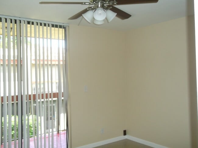 Building Photo - 767 SE 1st Way