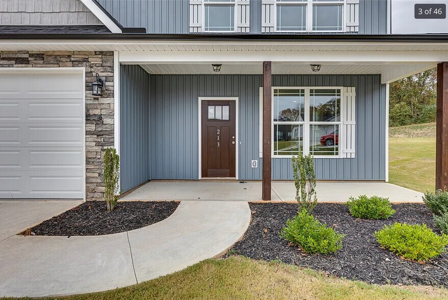 Building Photo - 213 Legacy Ln