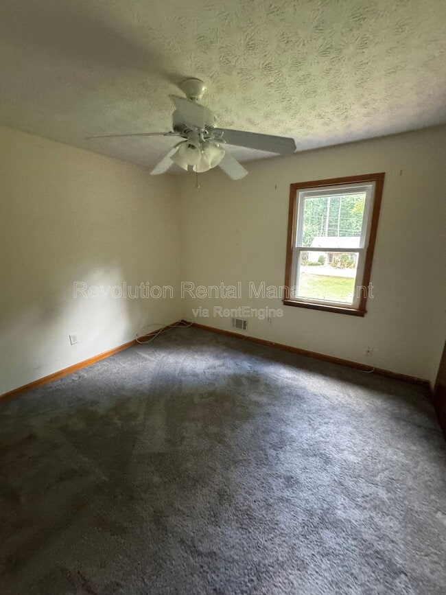 Building Photo - 175 Highland Cir