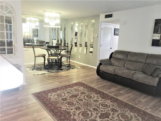 Building Photo - 602 Wynnes Ridge Cir SE