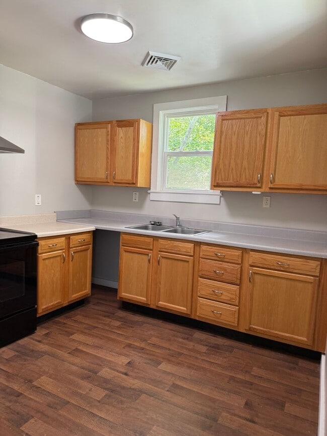 Building Photo - Beaufort2413