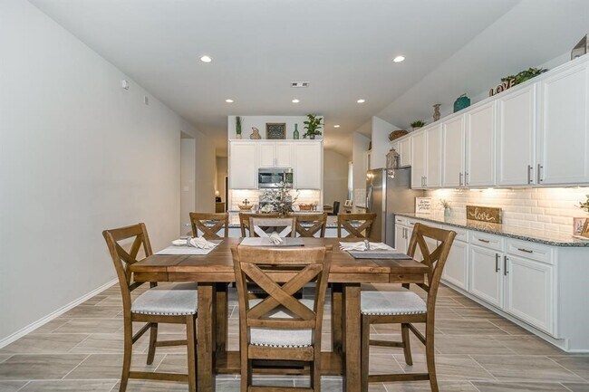 Building Photo - 4731 Creekside Hvn Trl