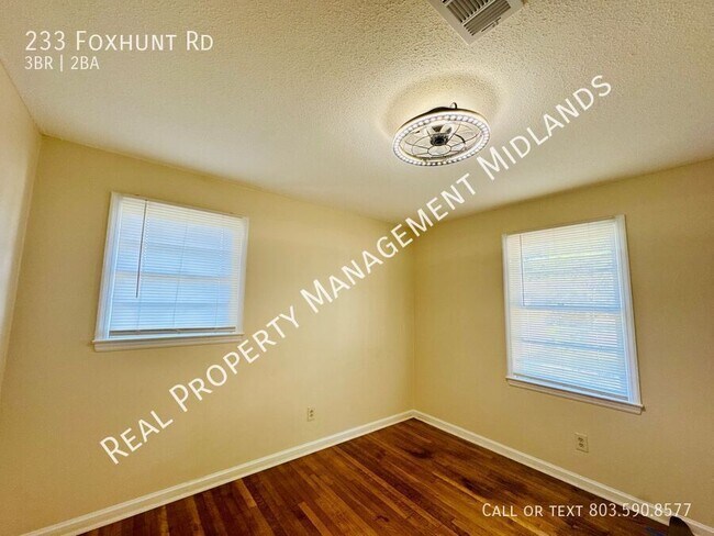 Building Photo - 233 Foxhunt Rd