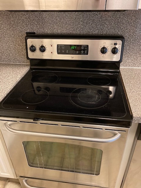 Range/oven - 6010 E University Blvd