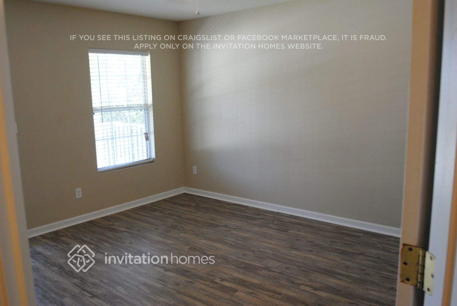 Building Photo - 13543 Via Roma Cir