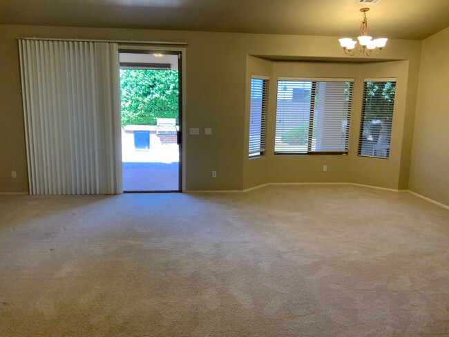 Building Photo - Great home on quiet cut-de-sac