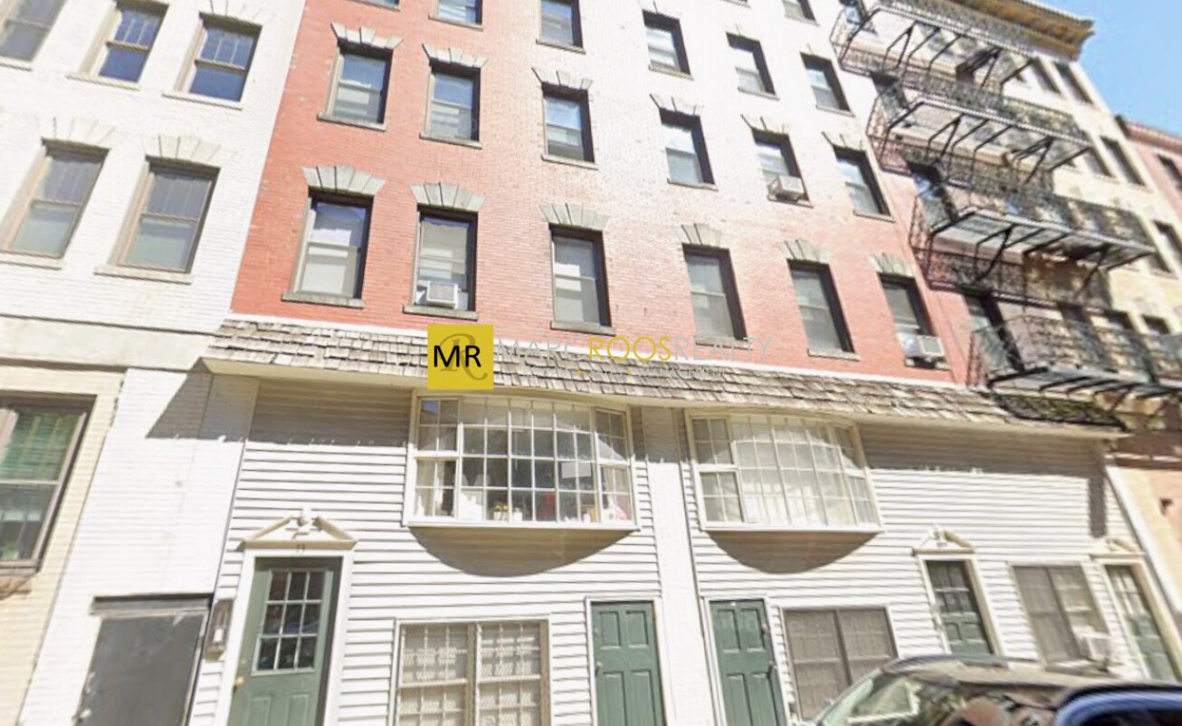 Building Photo - 13 Charter St