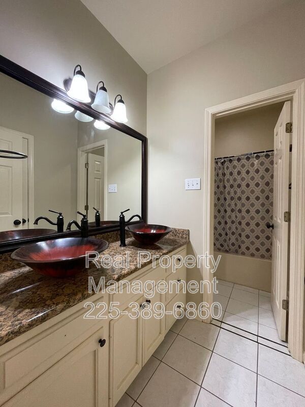 Building Photo - 13263 Quail Meadow Dr
