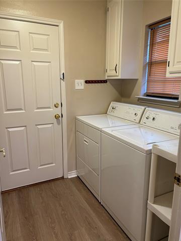 Building Photo - 1208 Red Bird Ln