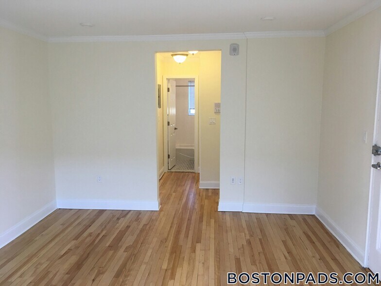 Building Photo - 80 St Paul St