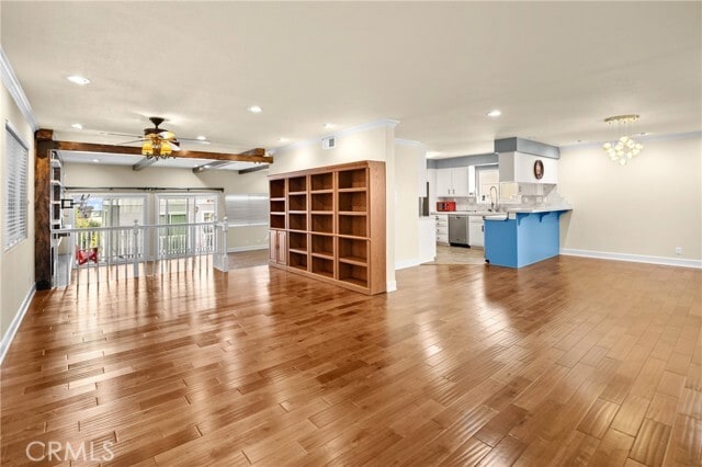 Building Photo - 714 N Juanita Ave