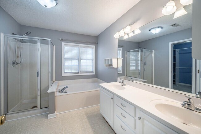 Building Photo - 3135 Lariat Ridge Dr