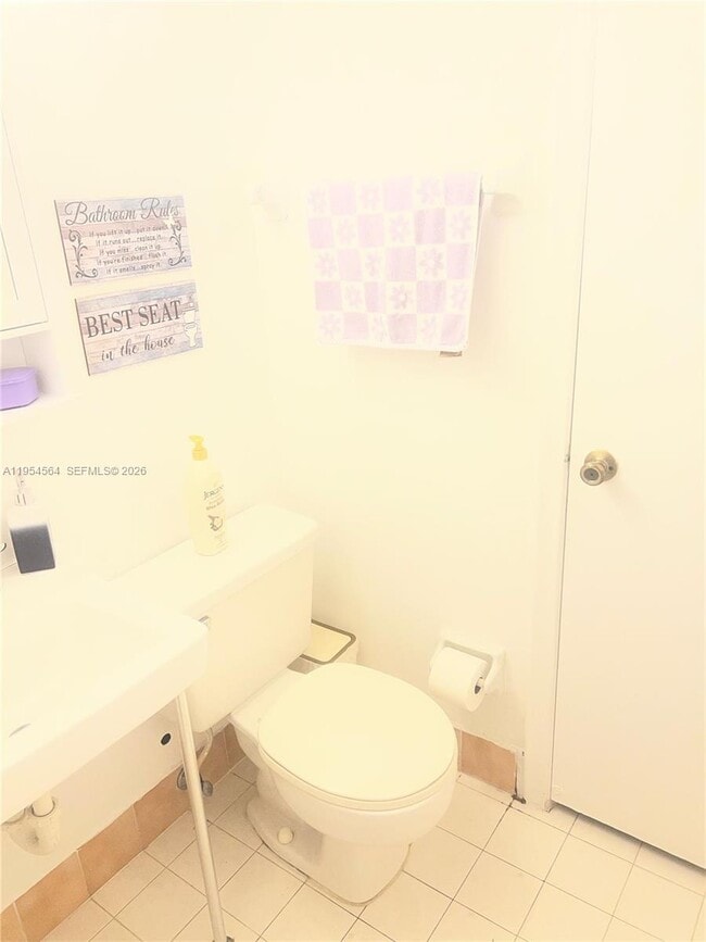 Building Photo - 526 NW 114th Ave