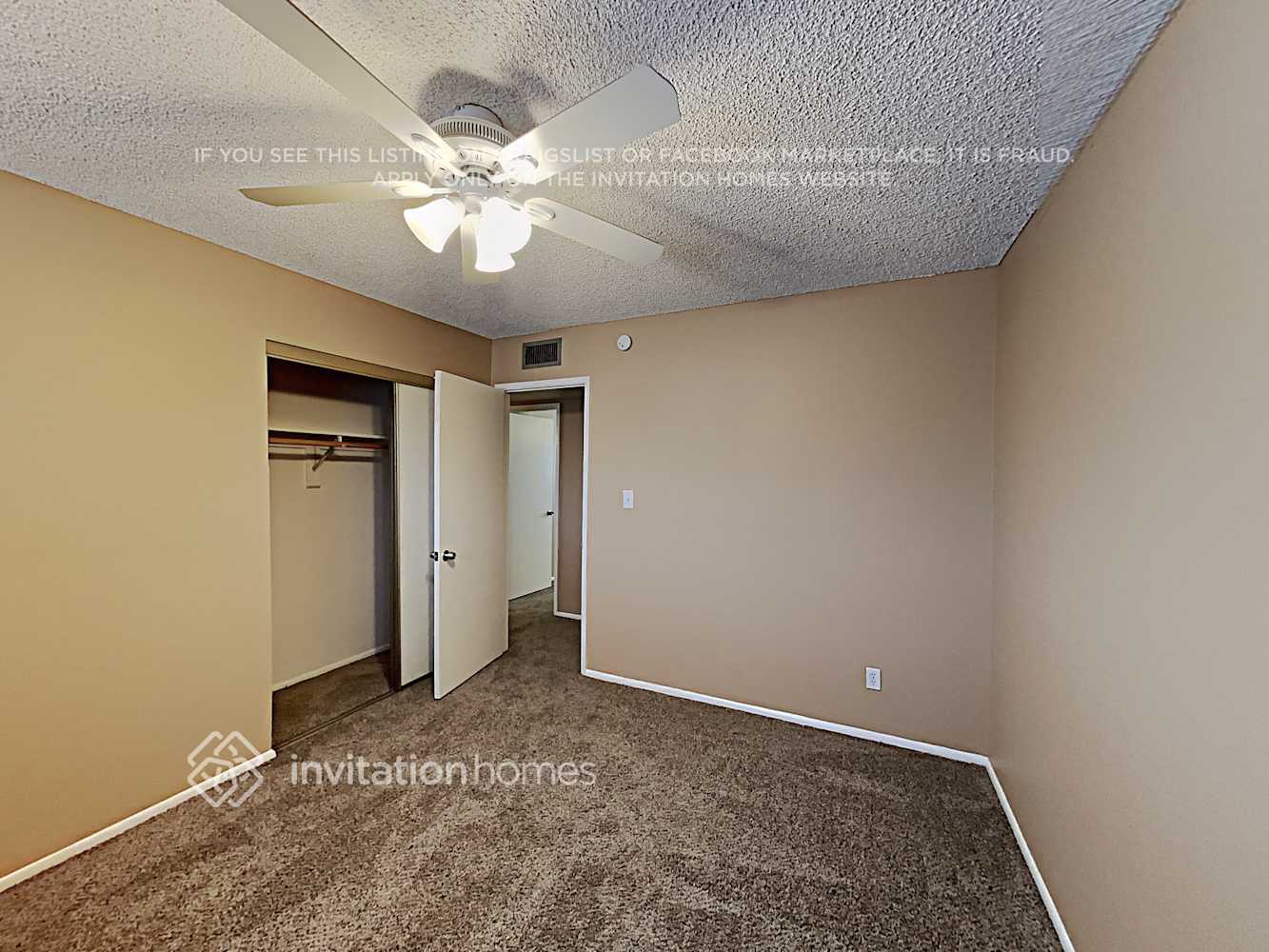 Building Photo - 4602 W Paradise Dr