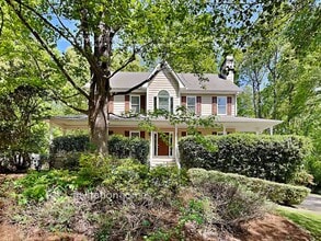 Building Photo - 203 Dene Dr