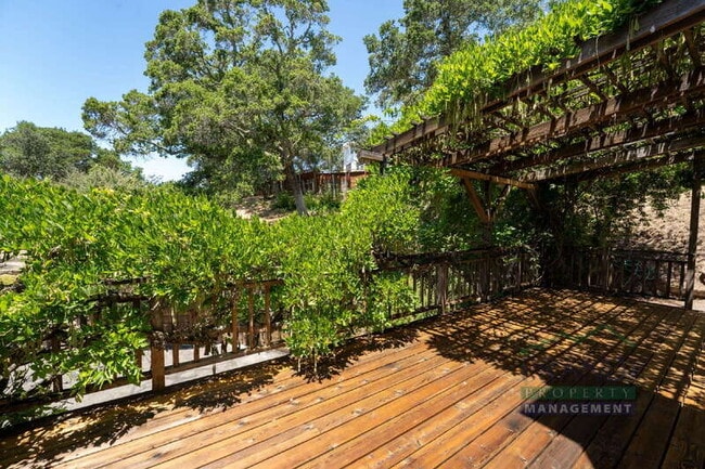 Building Photo - 2 Ahrens Ln