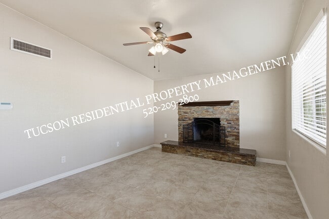 Building Photo - 9712 E Nicaragua Pl