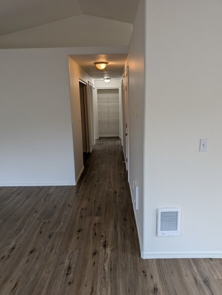 Building Photo - 790 SE Kierra Pl