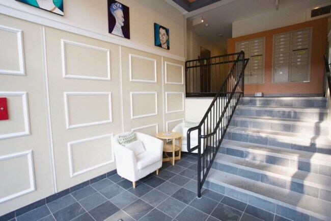 Building Photo - 420 16th St SE