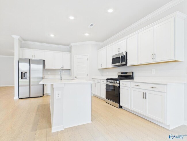 Building Photo - 17993 Longleaf Dr