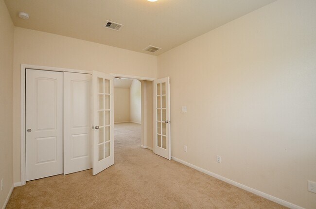 Building Photo - 2227 Leonetti Ln