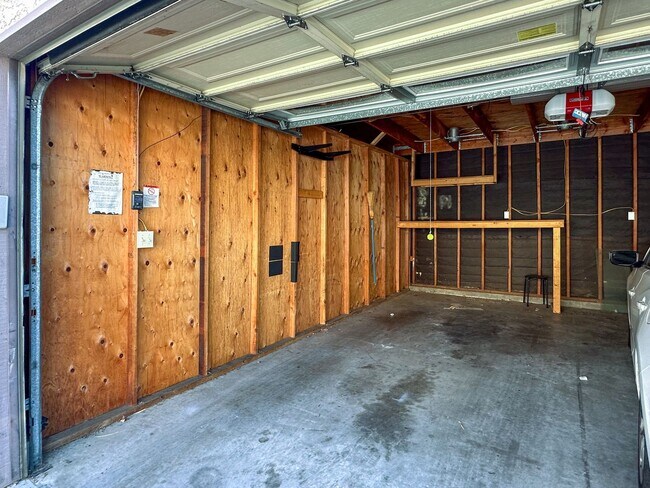 Building Photo - 7160 Shoreline Dr