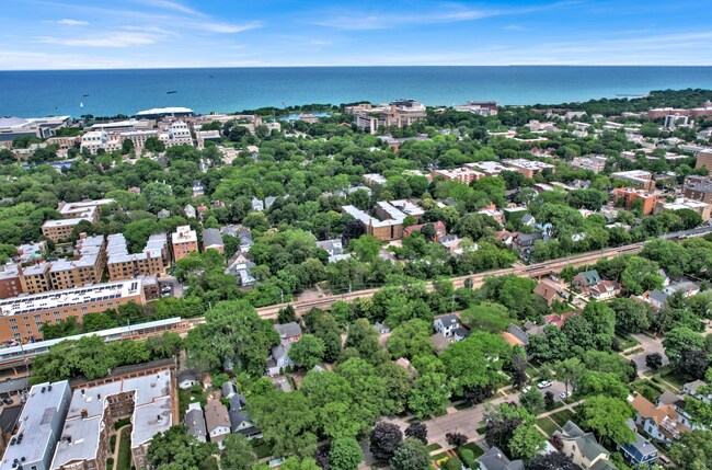 Building Photo - 2137 Maple Ave