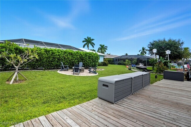 Building Photo - 6163 Plumosa Ave