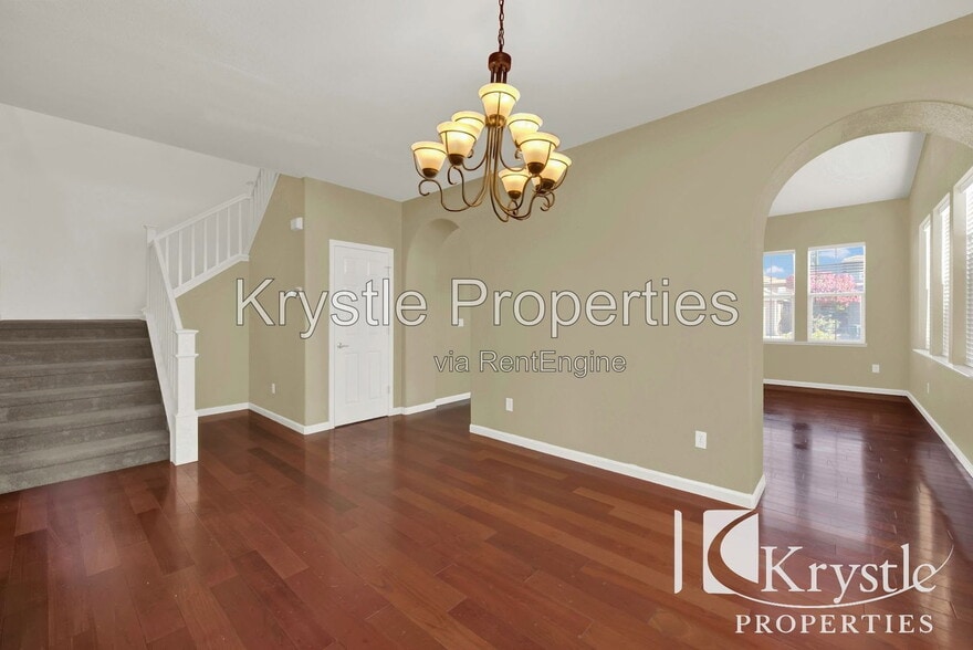 Building Photo - 625 Purple Martin Dr