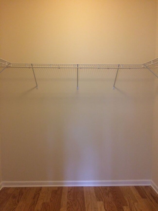 Building Photo - Beautiful townhome in International Club