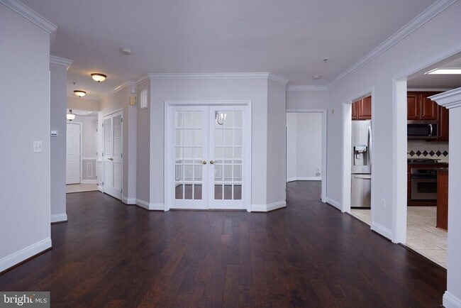 Building Photo - 300 King Farm Blvd