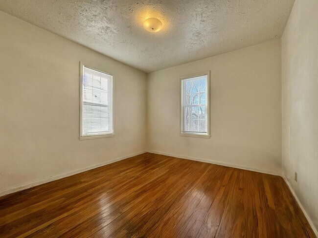 Building Photo - Spacious Four-Bedroom Home with Loft and Private Fenced Yard – Steps from Downtown Blacksburg