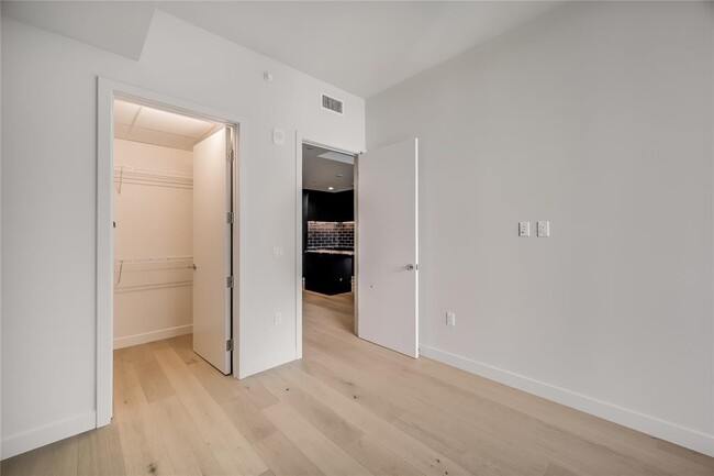 Building Photo - 44 East Ave