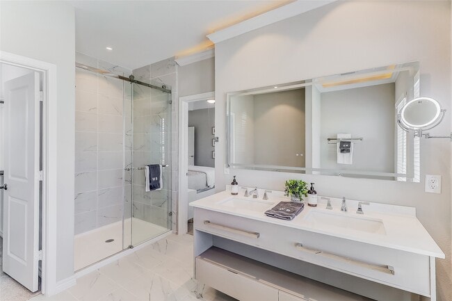 Building Photo - 416 Sonata St