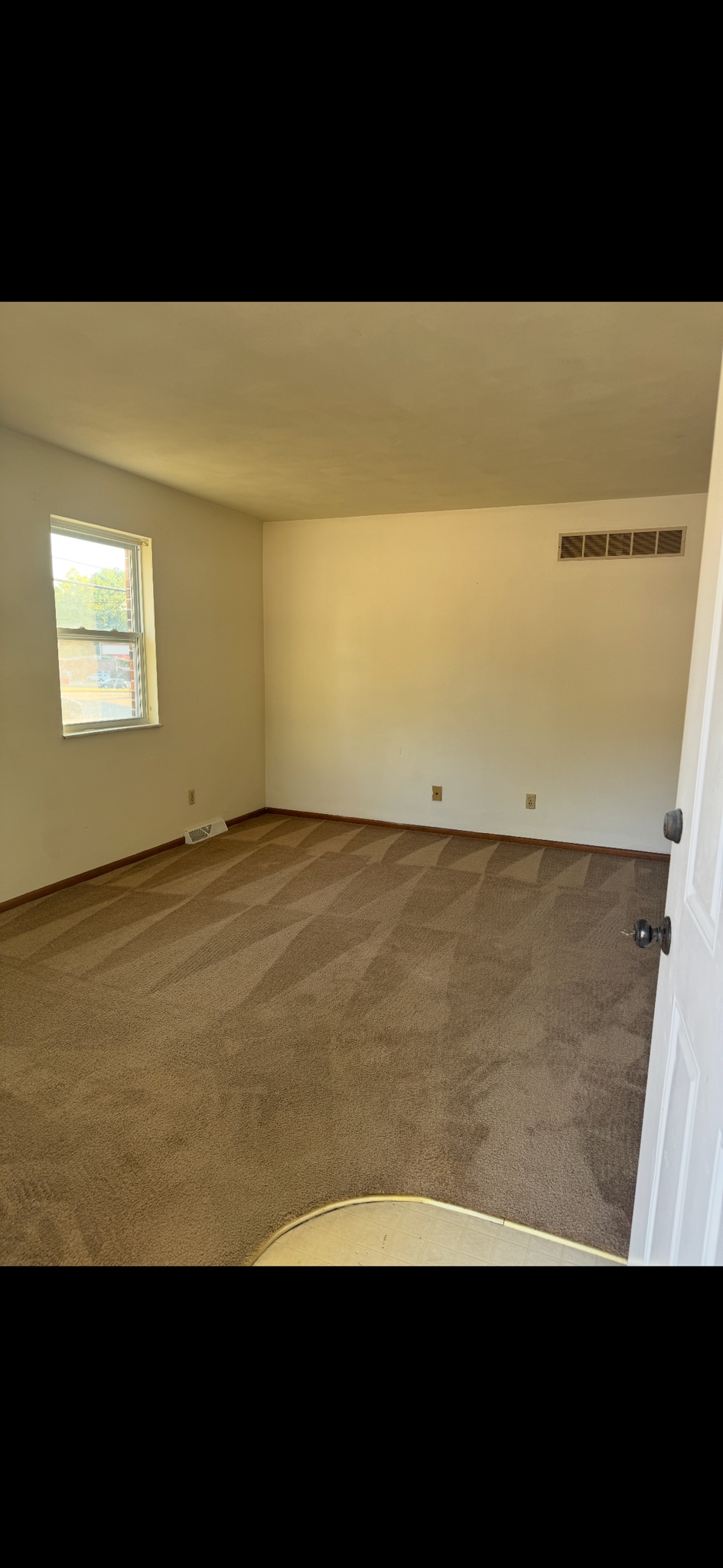 Building Photo - 203 Riverview Dr