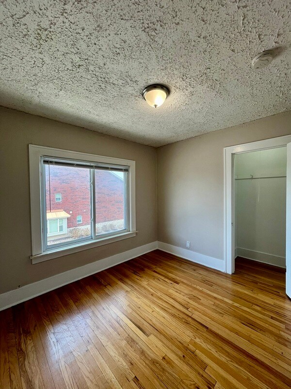 Building Photo - 162 Labadie St