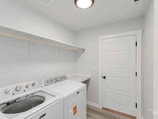 Building Photo - Brand New 4 Bedroom 2 Bathroom Home in South Meridian