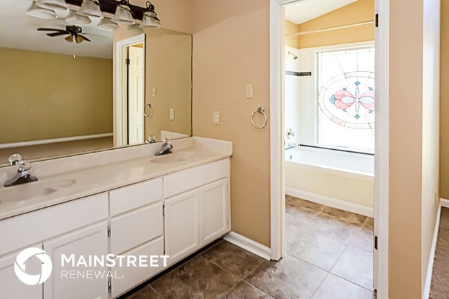 Building Photo - 7185 Stonegate Blvd