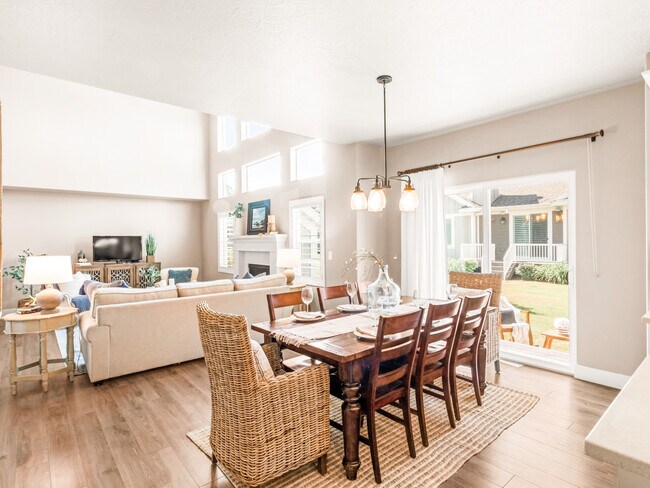 Building Photo - 2670 Weathervane Way S