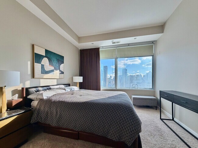 Building Photo - 303 W Ohio St