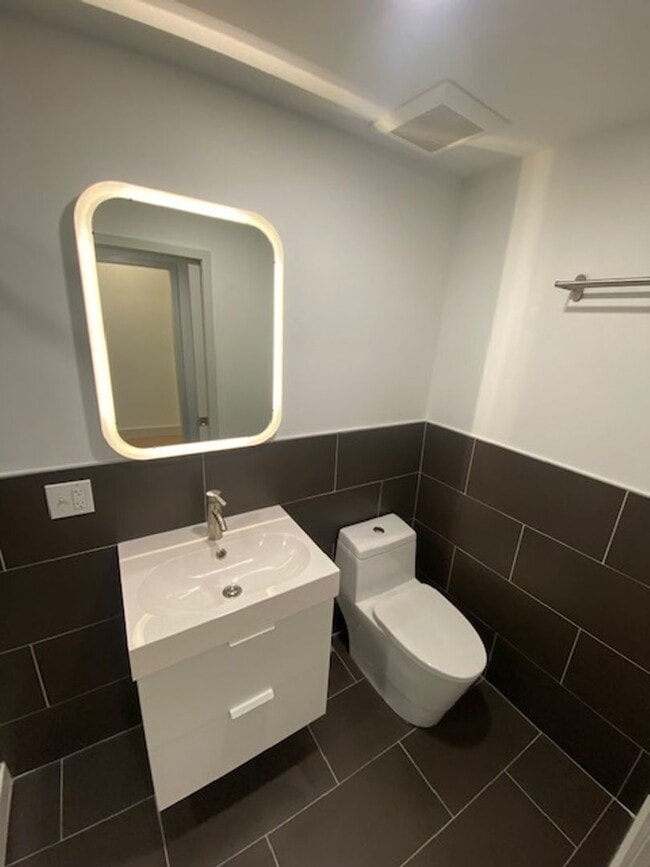 Building Photo - 1610 Rodman St