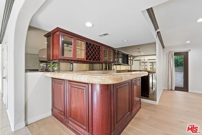 Building Photo - 15123 Greenleaf St